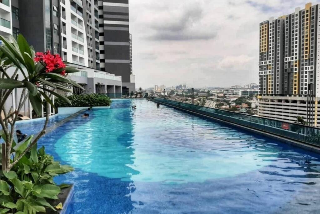 Apartamento Symphony Tower Studio #9 With Balcony Cheras Exterior foto